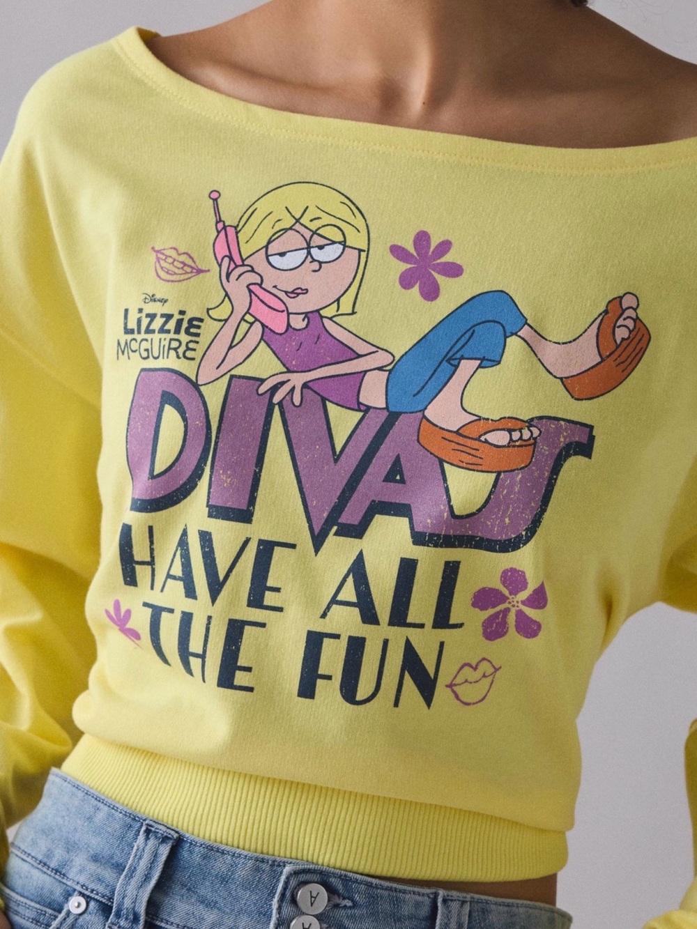 Lizzie McGuire off the Shoulder Pullover in Yellow Size M NWOT